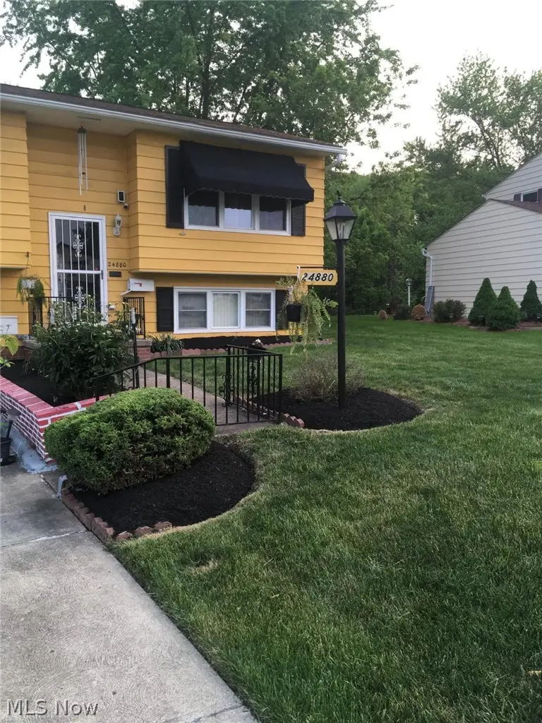 24880 Ridgeline Drive, Bedford Heights, OH 44146 - #2