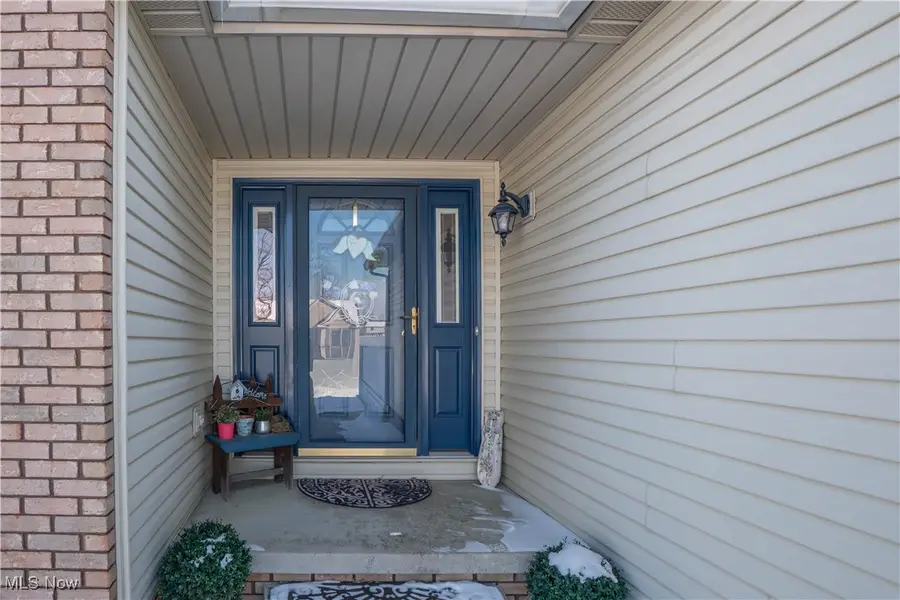 789 Meadow View Nw Drive, Canal Fulton, OH 44614 - #2