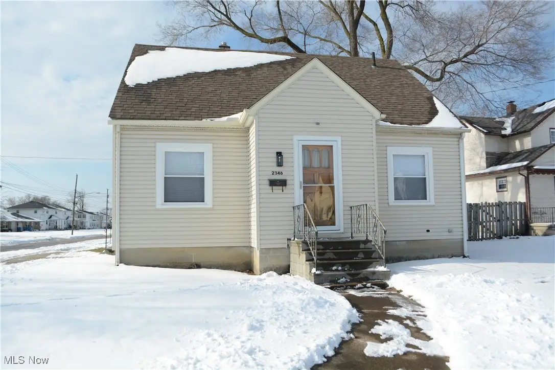 2346 W Oberlin Avenue, Lorain, OH 44052 - #1