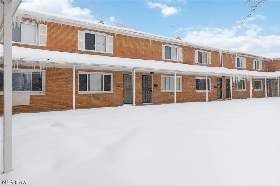 4889 Banbury Court #13, Warrensville Heights, OH 44128 - Image #1