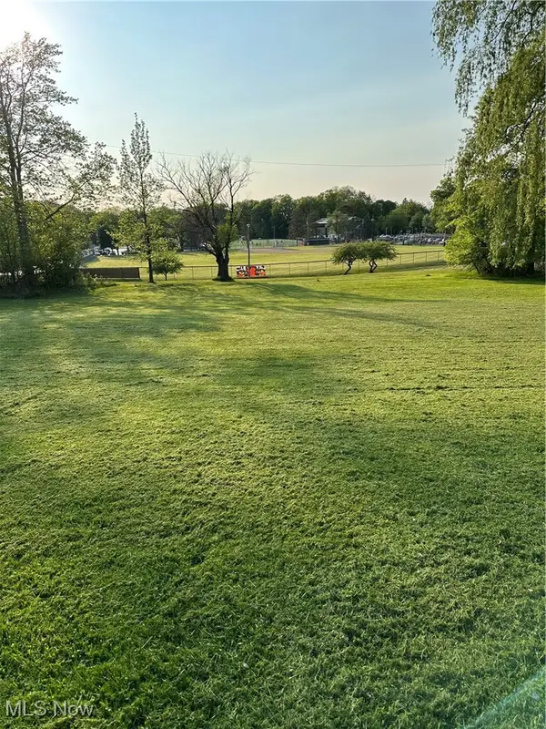 456 E Washington Street, Chagrin Falls, OH 44022