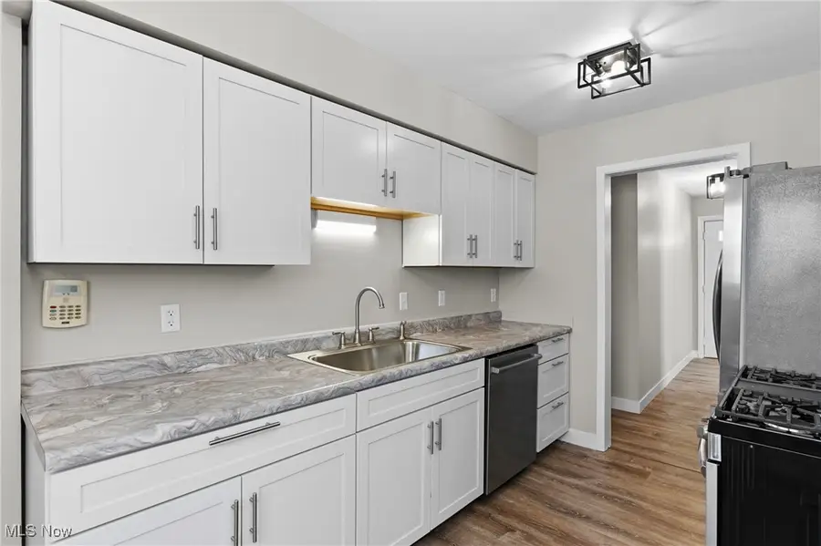 5576 Cumberland Drive, Garfield Heights, OH 44125 - #2