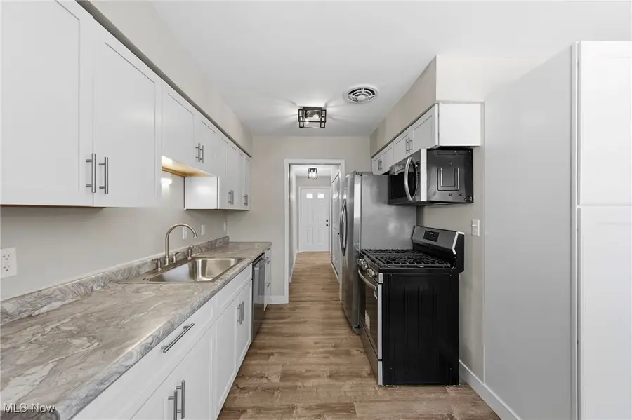 5576 Cumberland Drive, Garfield Heights, OH 44125 - #3