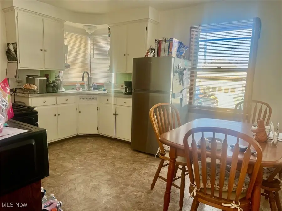 13305 Rockside Road, Garfield Heights, OH 44125 - #3