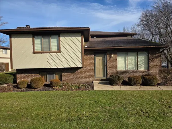 7304 Oakwood Drive #9, Brookfield, OH 44403