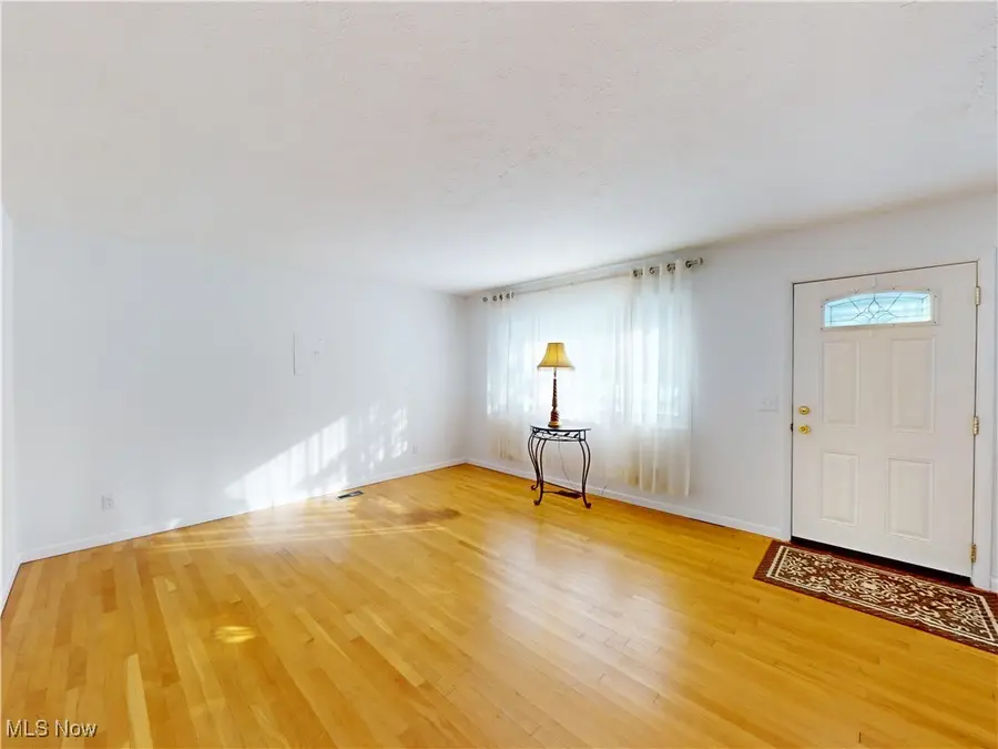 7561 Lake Road, Madison, OH 44057 - #2