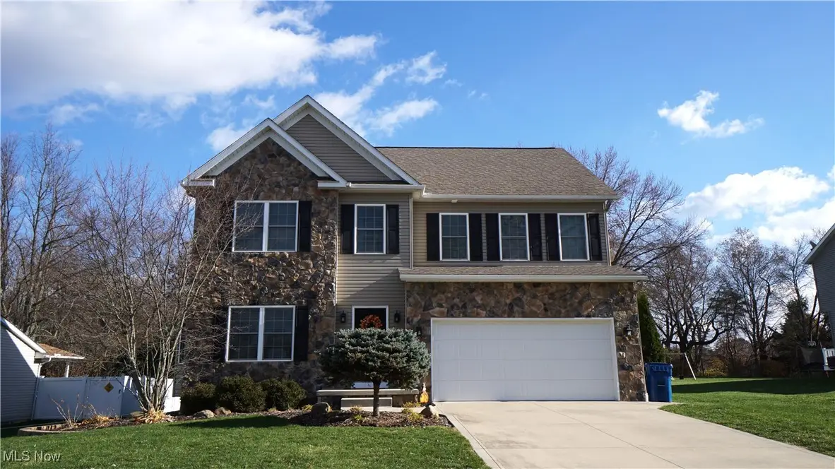 1405 Hidden Lake Boulevard, Akron, OH 44312 - Image #1