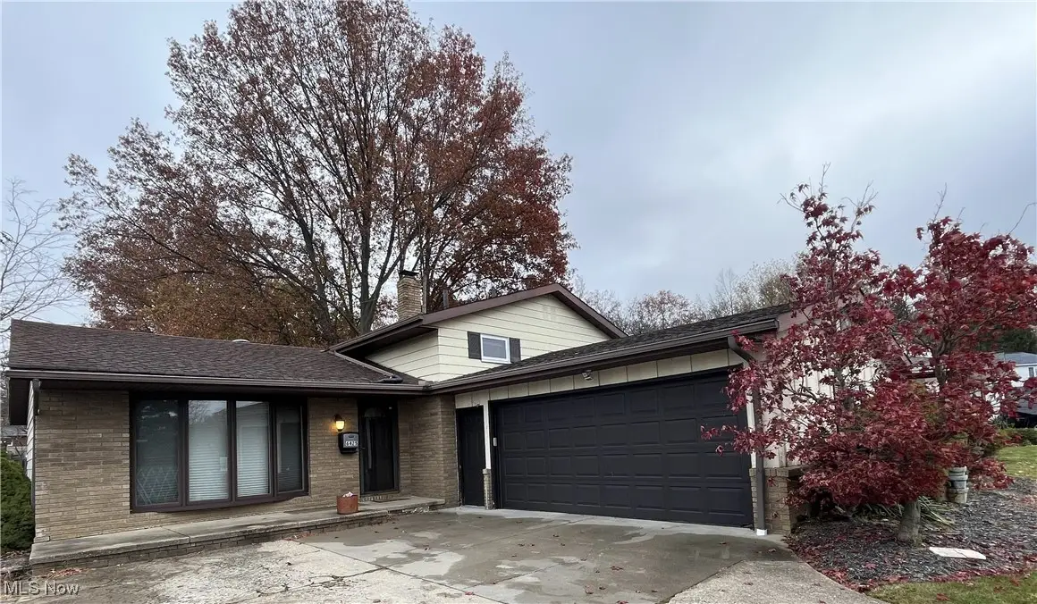 6425 Farmington Drive, Garfield Heights, OH 44125 - #1