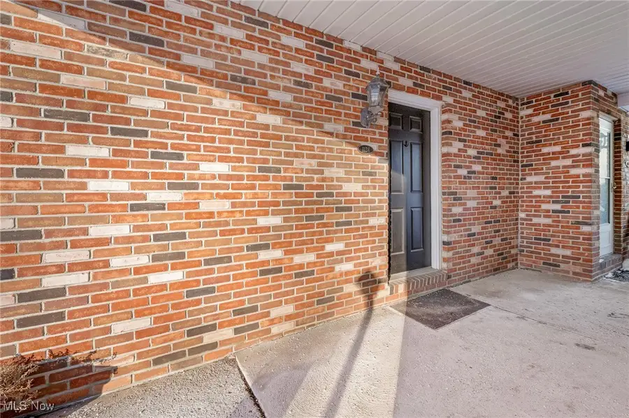 1134 W Maple Street, North Canton, OH 44720 - #2