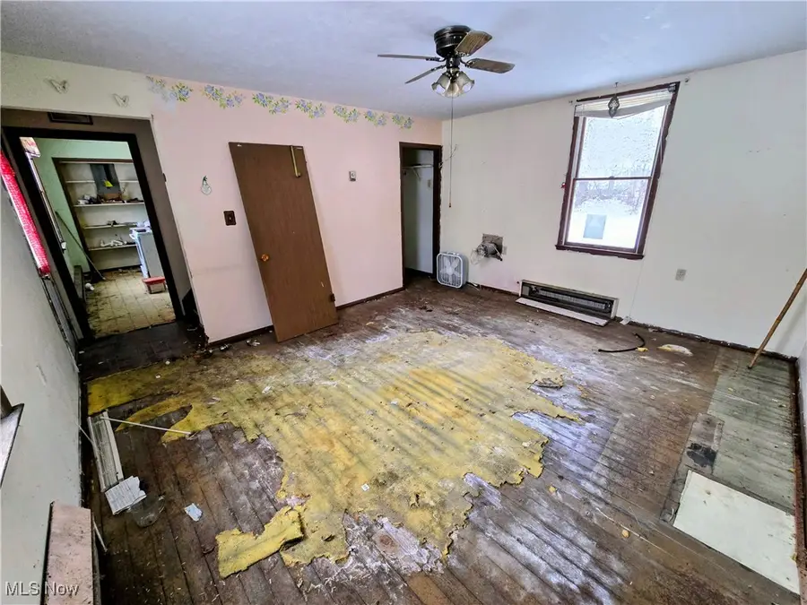 52125 E Center Street, Burton, OH 44021 - Image #3