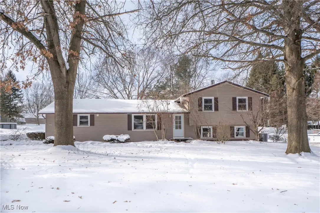 6557 Ivyhill Nw Drive, Canal Fulton, OH 44614 - Image #1