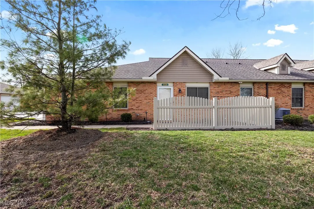35278 Greenwich Avenue, North Ridgeville, OH 44039 - #1