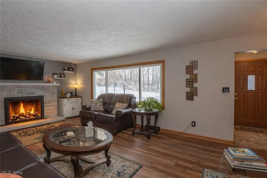 4795 Erie Nw Avenue, Canal Fulton, OH 44614 - #3