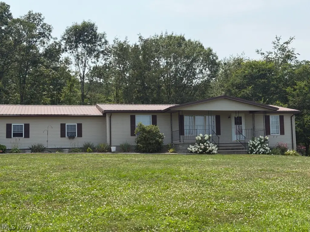 1105 Pacific Ne Road, Carrollton, OH 44615 - #1