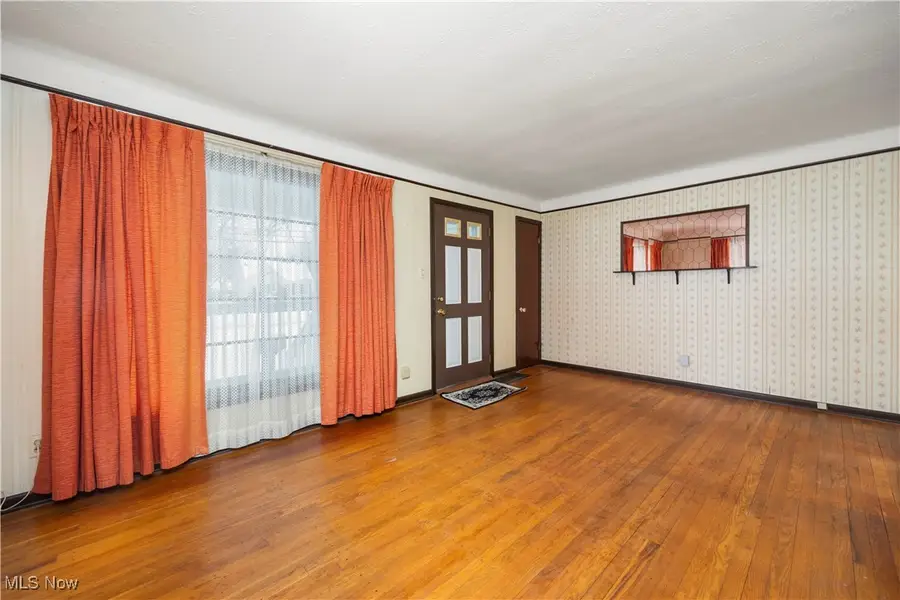 6883 Orchard Boulevard, Parma Heights, OH 44130 - #3