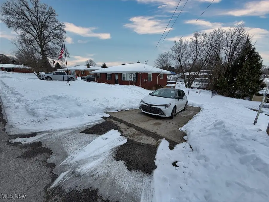 49221 S Meadowbrook Circle, East Liverpool, OH 43920 - #3