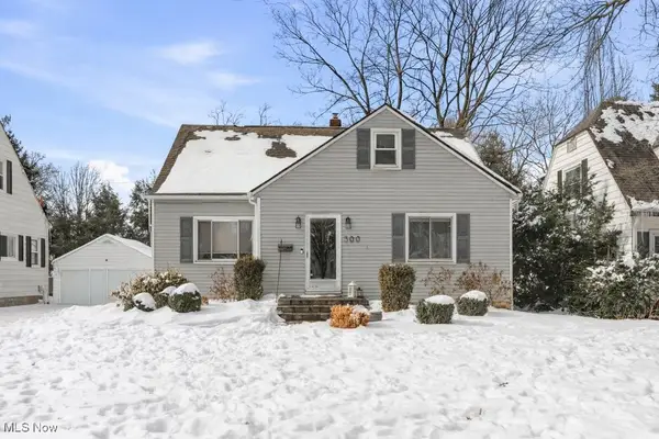 300 Melbourne Avenue, Akron, OH 44313