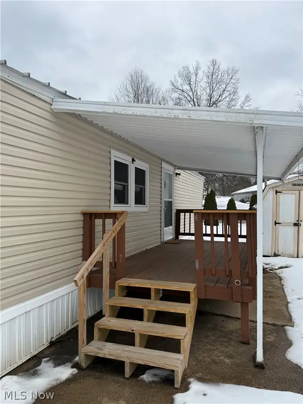 13675 Cleveland Nw Avenue, Uniontown, OH 44685