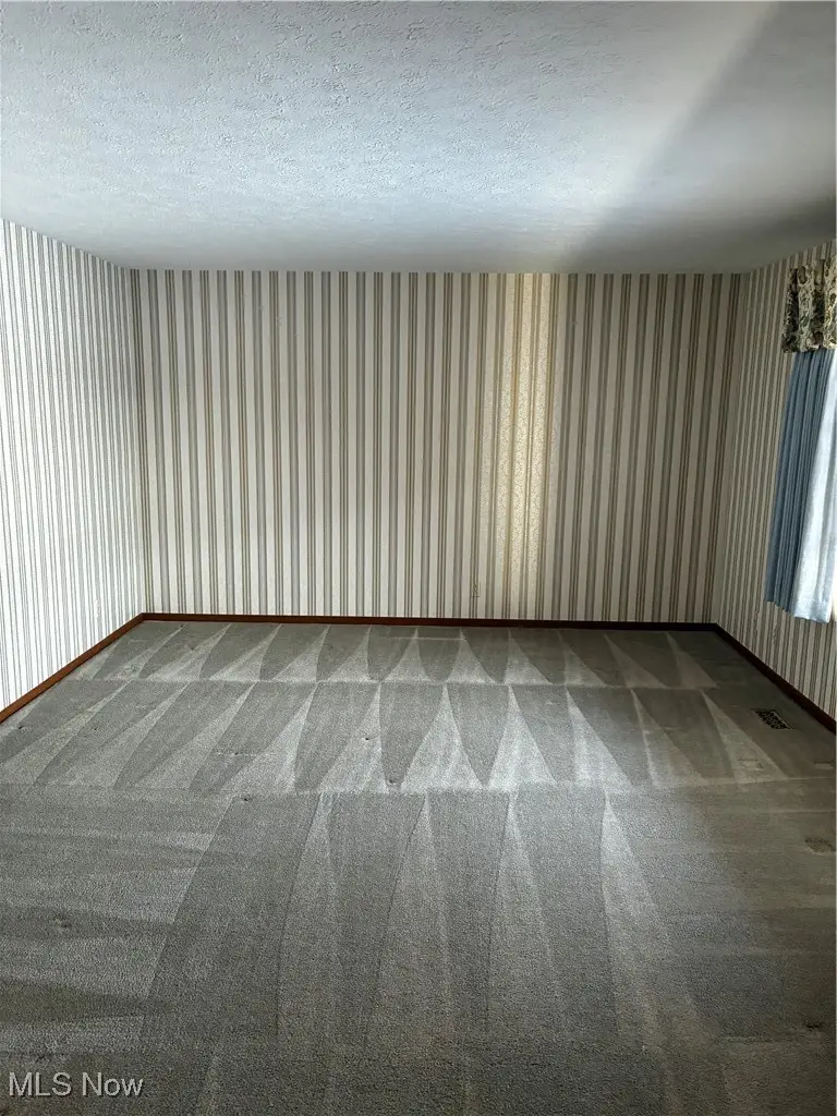 215 Pebble Dr, Marietta, OH 45750 - #3