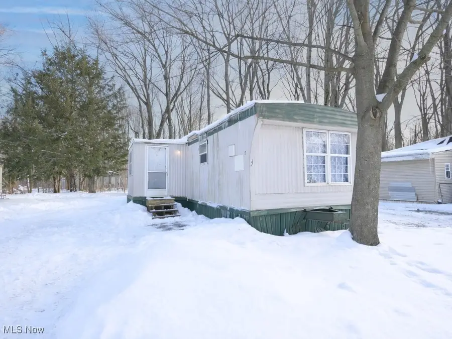 17 Hawaiian Drive, Madison, OH 44057 - #2