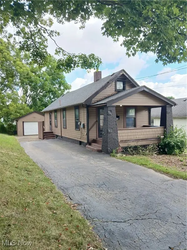 32 E Faith Street, Struthers, OH 44471