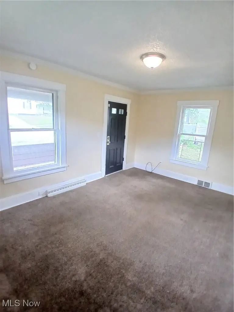 32 E Faith Street, Struthers, OH 44471 - #2