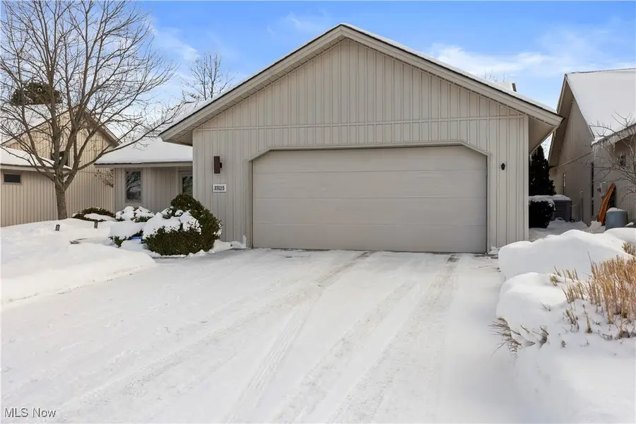 33125 Tanager Court, North Ridgeville, OH 44039 - #2