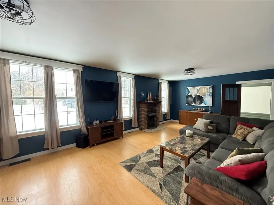 200 Ankrom Street, Saint Marys, WV 26170 - #3