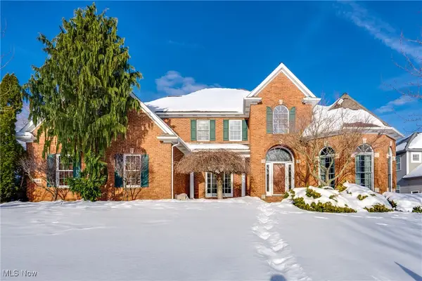 8366 Greenock Nw Drive, North Canton, OH 44720