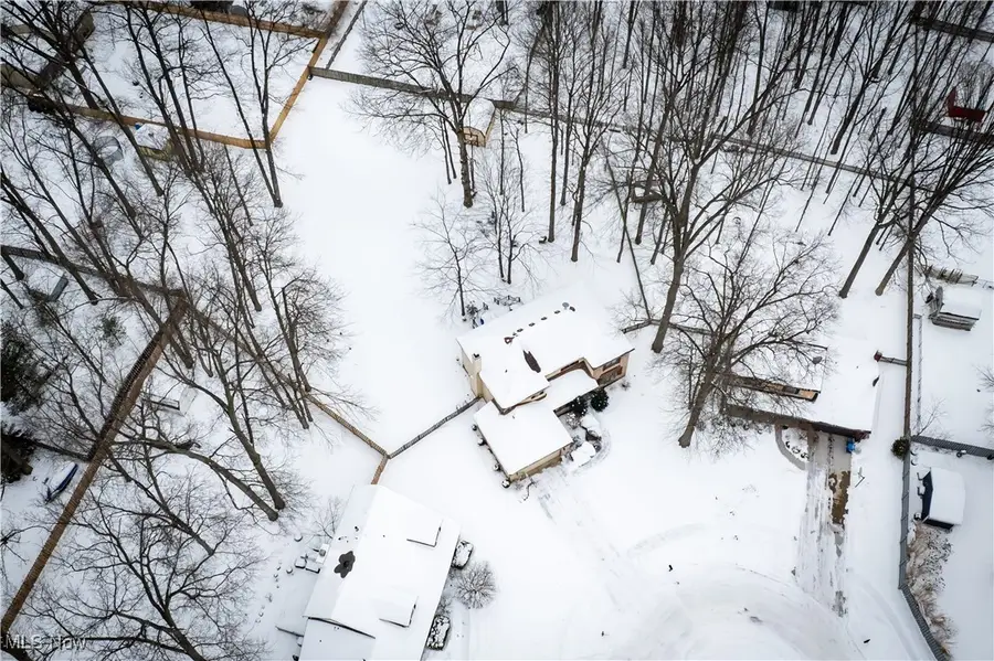 8538 Wedgewood Court, Olmsted, OH 44138 - #2