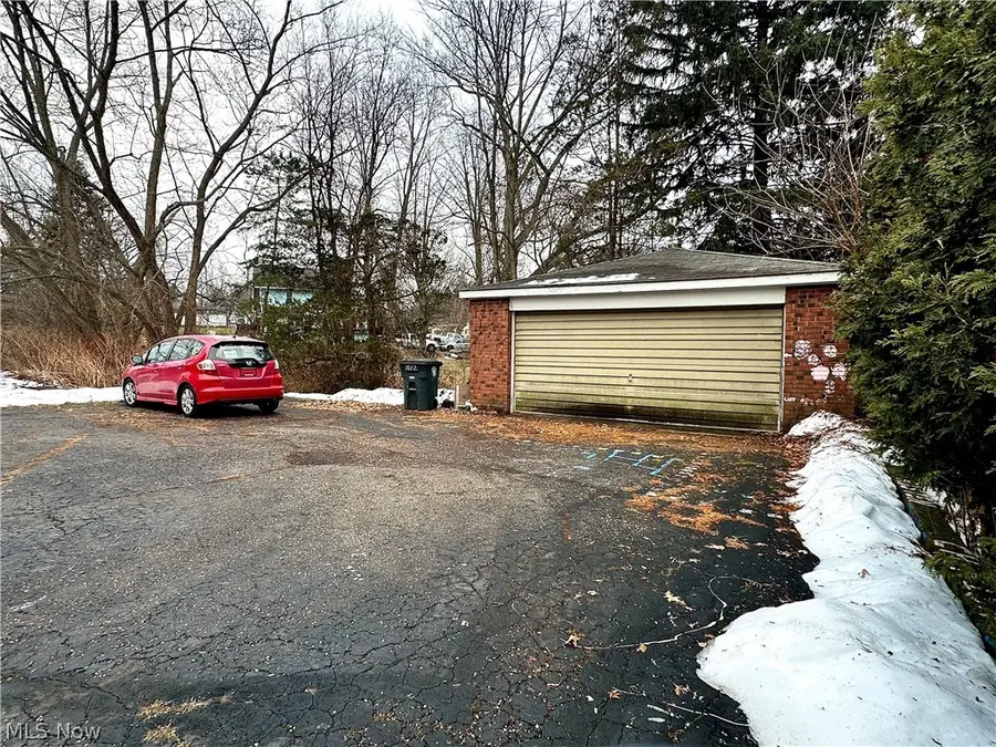 1012-1014 Saxon Avenue, Akron, OH 44314 - #3