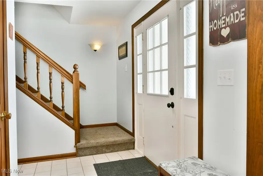 1654 Squaw Creek Drive, Girard, OH 44420 - #3