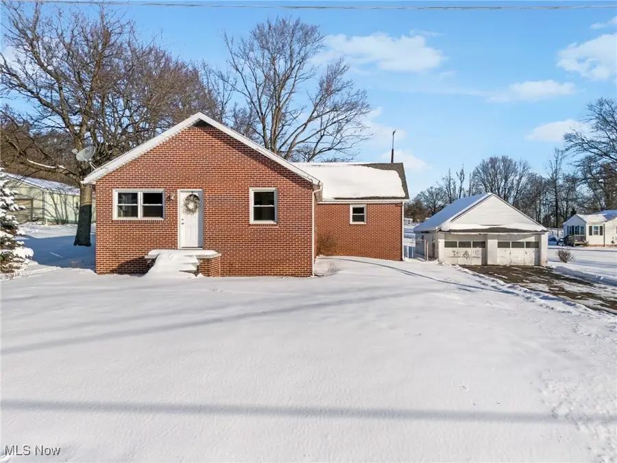 3863 Richville Sw Drive, Canton, OH 44706 - #2