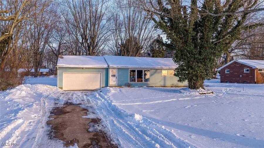 9856 Market N Avenue, Hartville, OH 44632 - #2