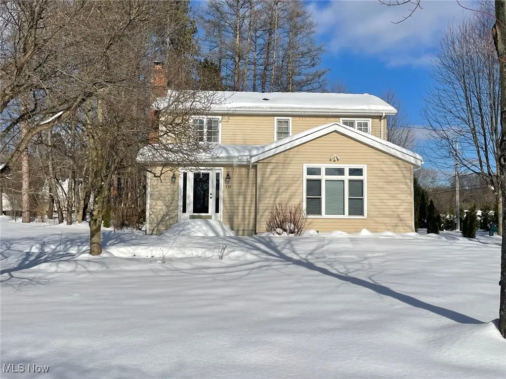 318 Hillside Lane, Chagrin Falls, OH 44022 - #1