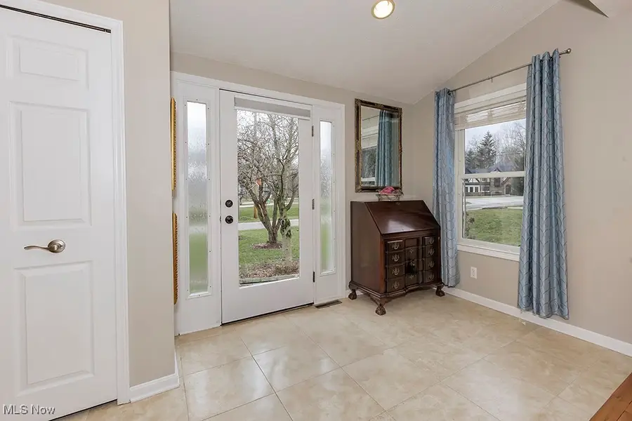 318 Hillside Lane, Chagrin Falls, OH 44022 - #2