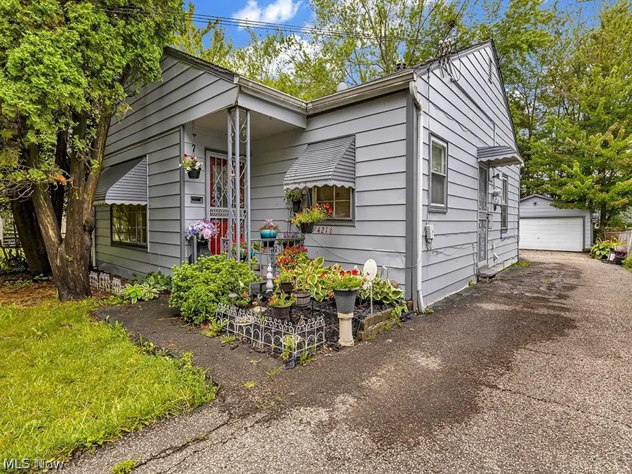 4216 E 162nd Street, Cleveland, OH 44128 - #3