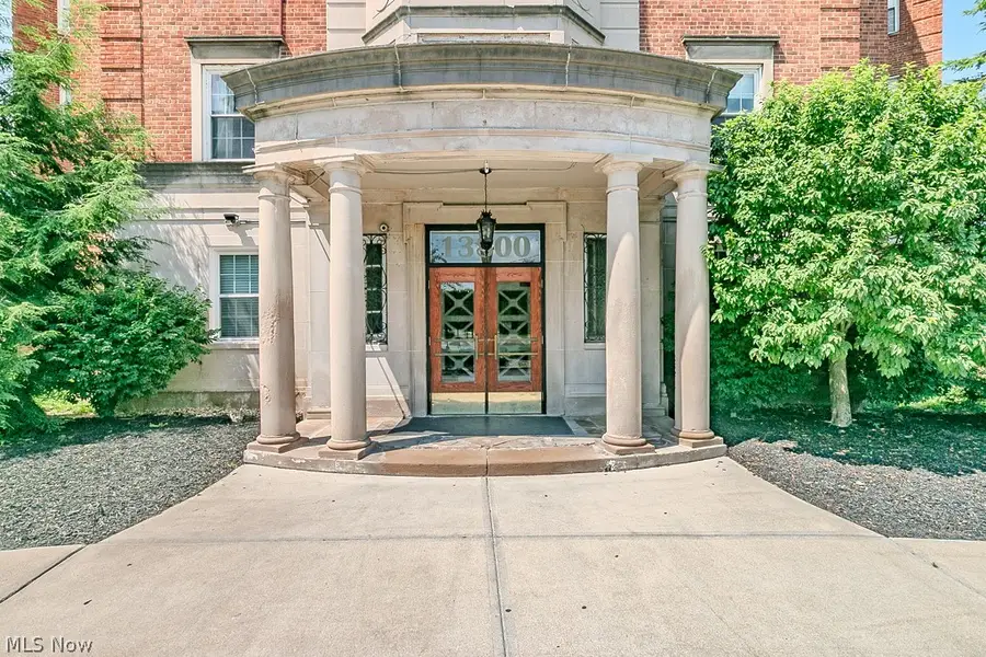 13800 Fairhill Road #419, Shaker Heights, OH 44120 - #2