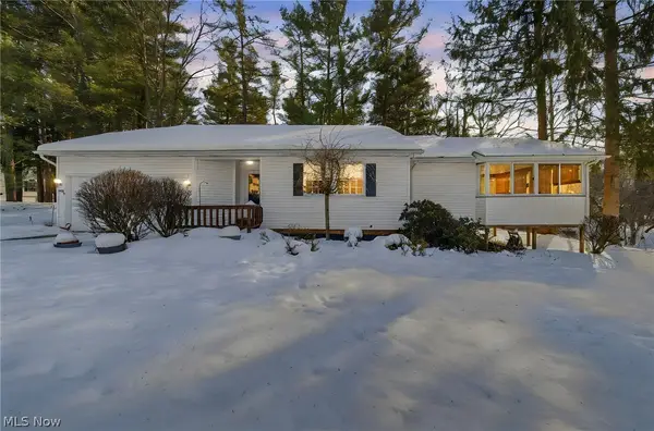 244 S Oval Drive, Chardon, OH 44024