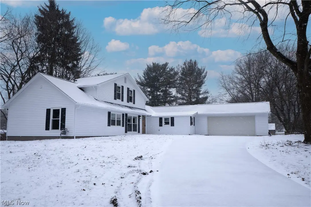 1038 Dell Nw Circle, North Canton, OH 44720 - Image #1