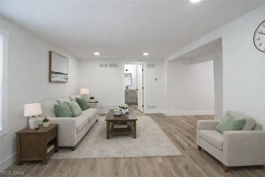 1038 Dell Nw Circle, North Canton, OH 44720 - Image #3