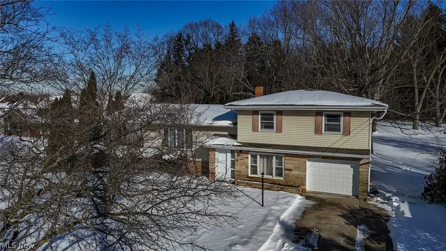 3475 Heckman Nw Street, Uniontown, OH 44685 - #2