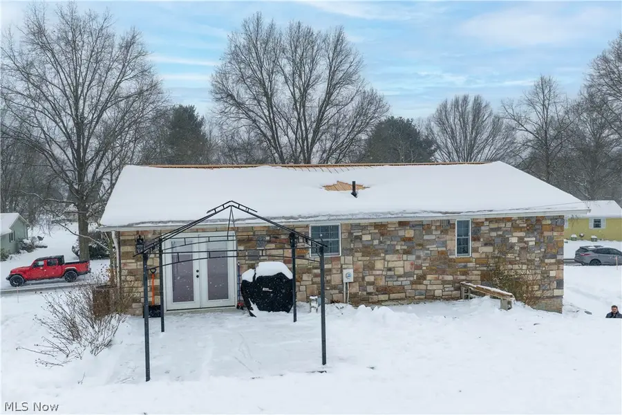 415 Springbrook Sw Drive, New Philadelphia, OH 44663 - #2