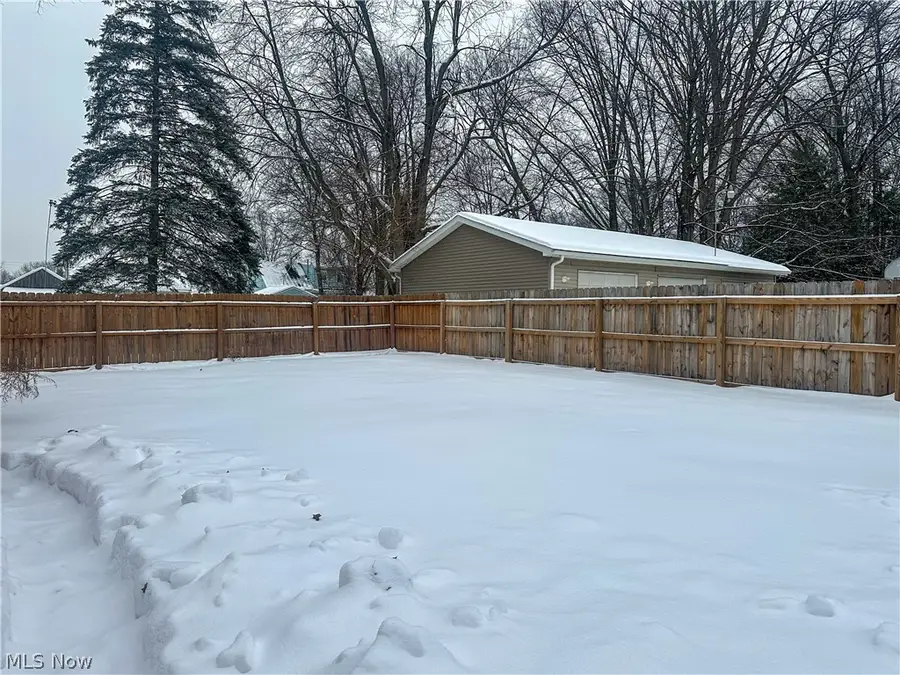 1575 Maplewood Ne Street, Warren, OH 44483 - #3