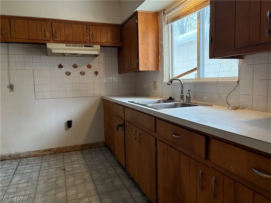 1628 Merrill Avenue, Akron, OH 44306 - #3