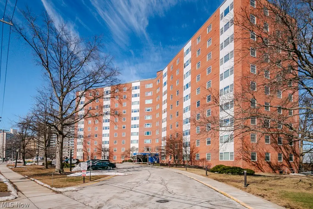 11850 Edgewater Drive #1002, Lakewood, OH 44107 - #1