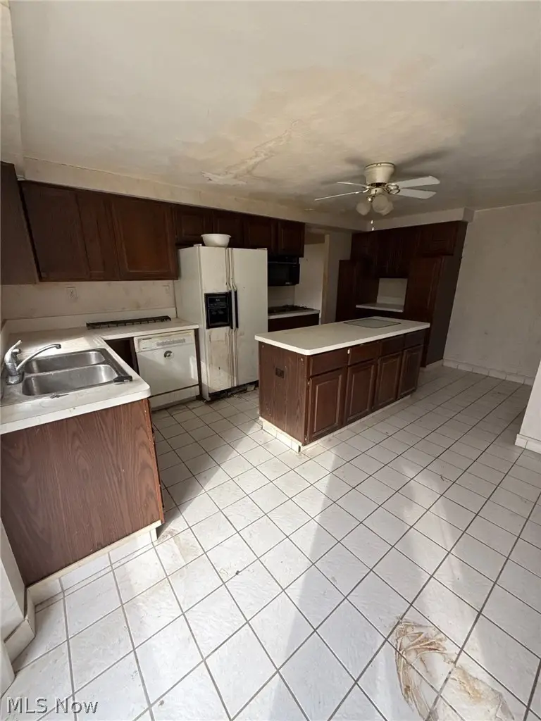 7090 Euclid Chardon Road, Kirtland, OH 44094 - #3