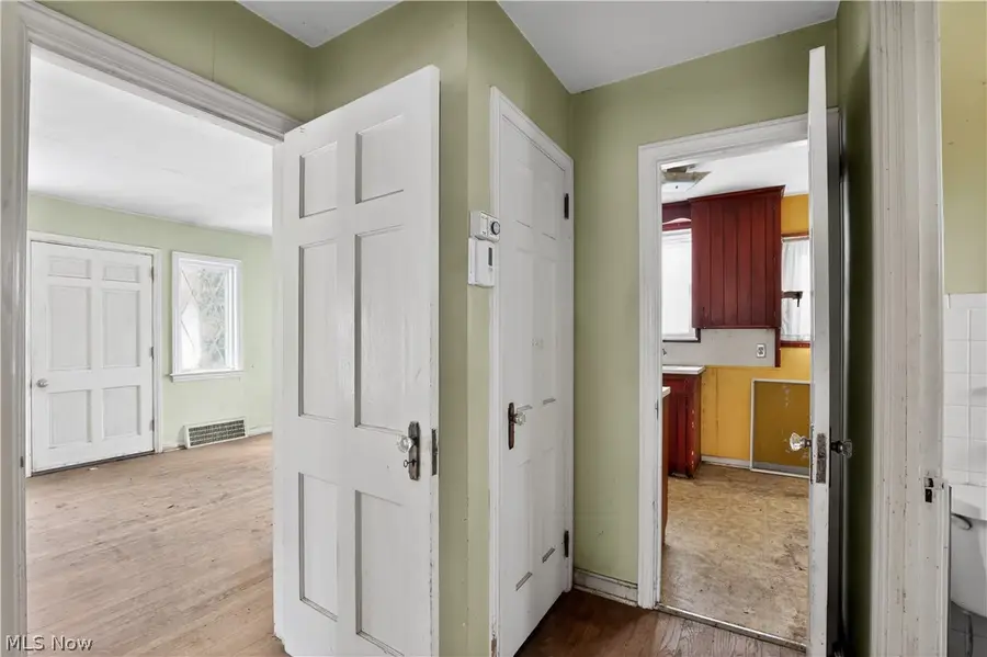 37603 Jordan Drive, Willoughby, OH 44094 - #2