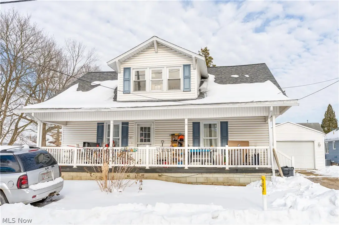 221 E Fetter Lane, Gnadenhutten, OH 44629 - #1