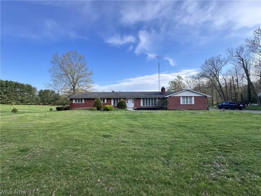 8615 Eberhart Ne Road, Dover, OH 44622 - #1